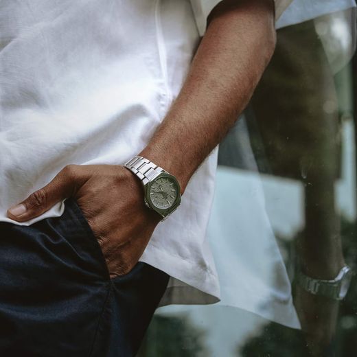 Reloj de hombre Casio Edifice EFR-S108DE con cristal de zafiro y esfera gris texturizada