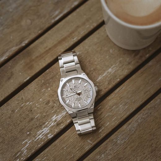 Reloj de hombre Casio Edifice EFR-S108DE con cristal de zafiro y esfera gris texturizada