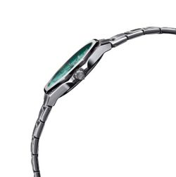 Casio Edifice Herrenuhr aus Stahl mit Tiffany Blue-Saphirglas