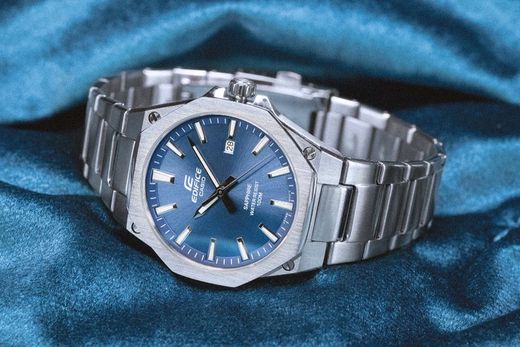 Reloj de hombre Casio Edifice en acero con cristal de zafiro y esfera marino