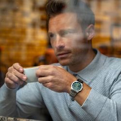 Casio Edifice Herrenuhr aus Stahl mit Saphirglas und grünem Zifferblatt