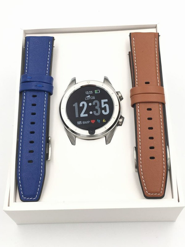Reloj de hombre smartwatch Lotus con dos correas silicona negra combinadas  con piel marrón y piel negra. — Miralles Arévalo Joyeros