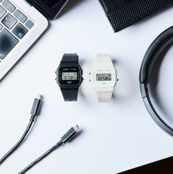 Montre Casio F-91 numérique unisexe, blanche