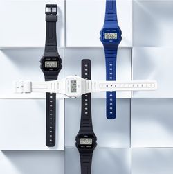 Montre Casio F-91 numérique unisexe, blanche