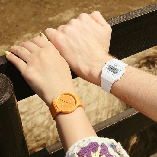 Montre Casio F-91 numérique unisexe, blanche