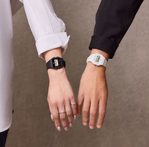 Relógio digital Casio Unisex F-91 em preto com detalhes em cinza