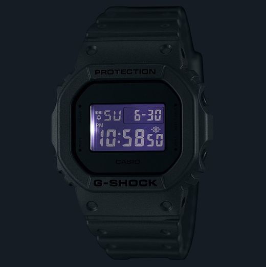 Reloj digital G-Shock resistentes a los golpes en color plateado metalizado