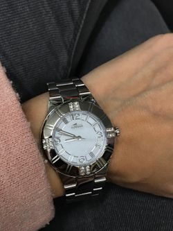 Damen-Lotusuhr aus Stahl mit Perlmutt-Zifferblatt