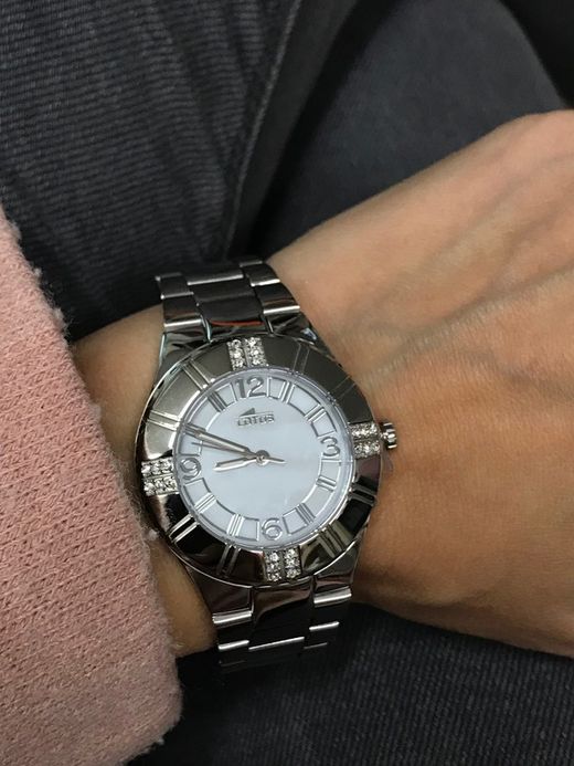 Damen-Lotusuhr aus Stahl mit Perlmutt-Zifferblatt