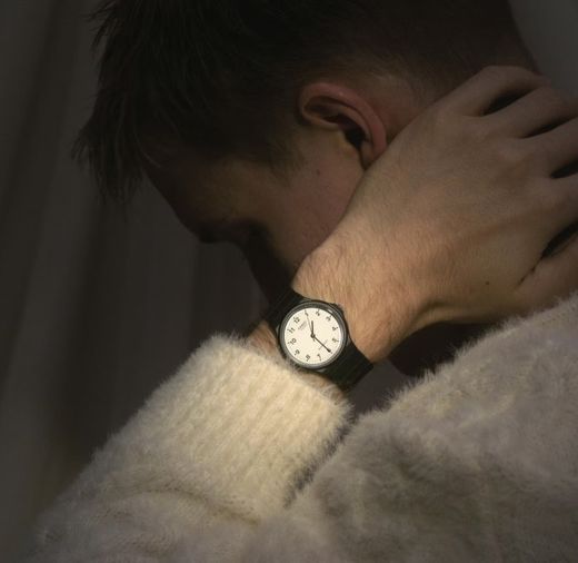 Casio MQ-24 Unisex-Armbanduhr, schwarzes und weißes Zifferblatt