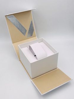 Relógio feminino Viceroy com pulseira de aço e luneta detalhada