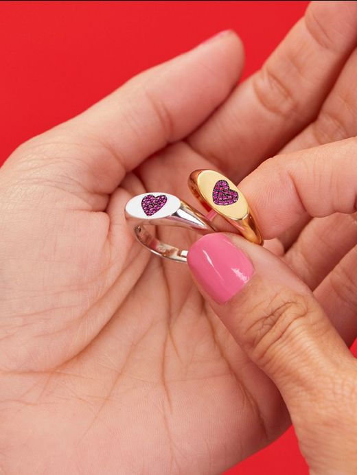 Vergoldetes Sterlingsilber-Markenzeichen mit Herz