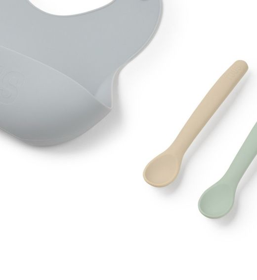 Kit repas pour bébé Tous, ensemble bavoir gris et deux cuillères